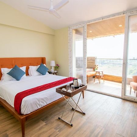 Octave Rococco Morjim Hotel Pernem Exterior photo