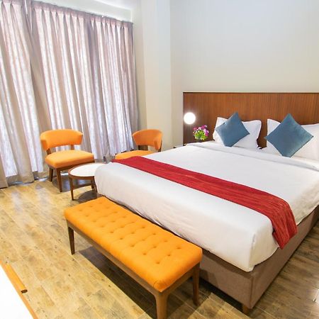 Octave Rococco Morjim Hotel Pernem Exterior photo