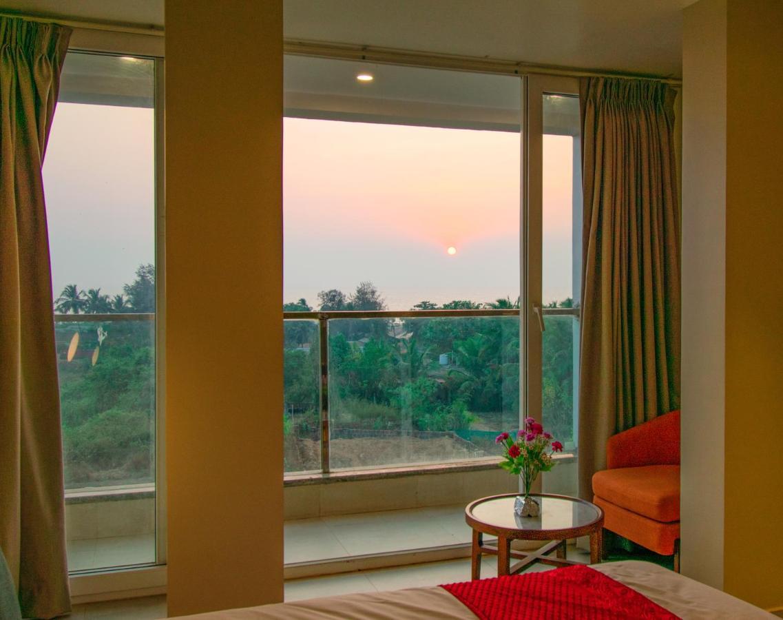 Octave Rococco Morjim Hotel Pernem Exterior photo