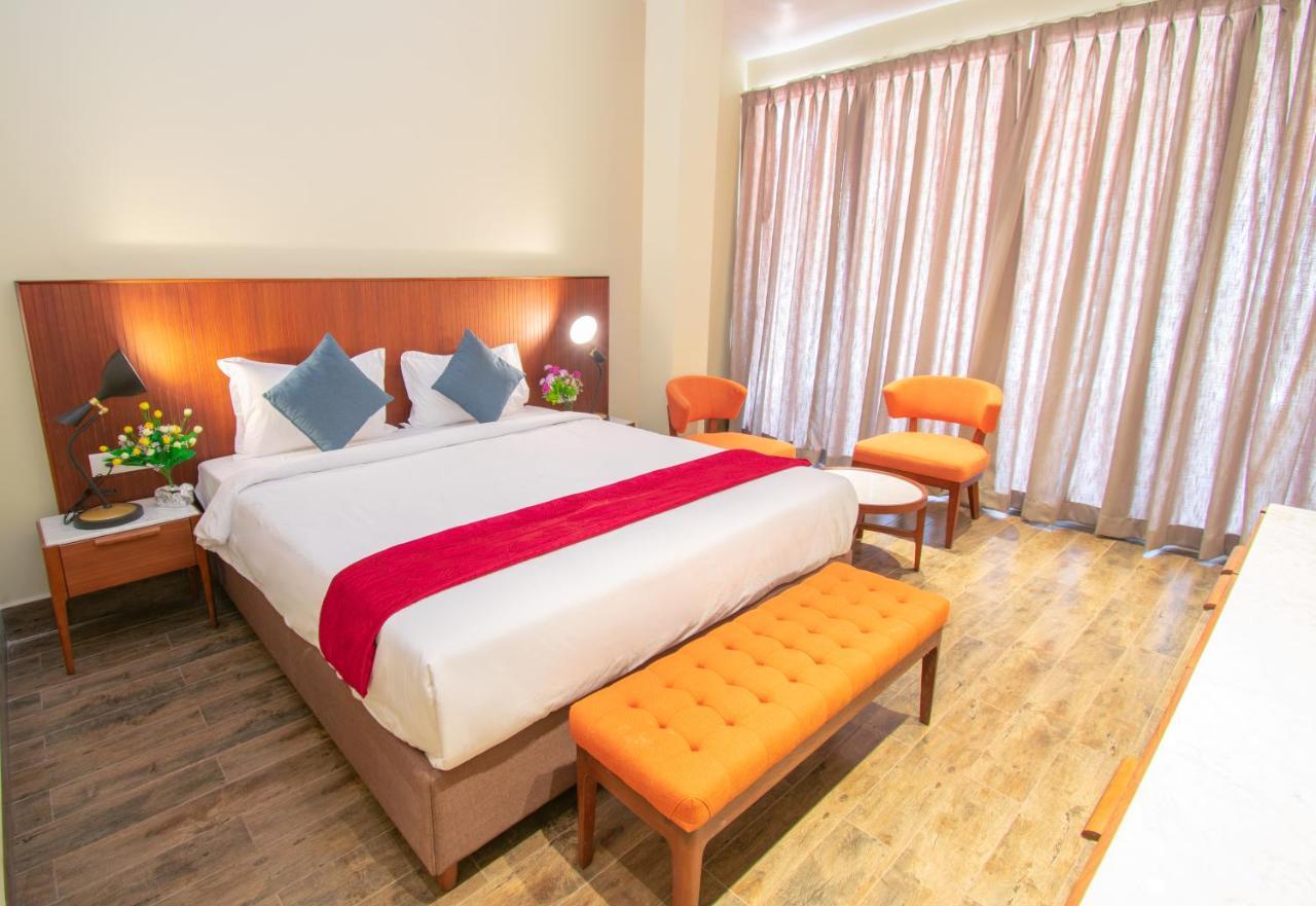 Octave Rococco Morjim Hotel Pernem Exterior photo