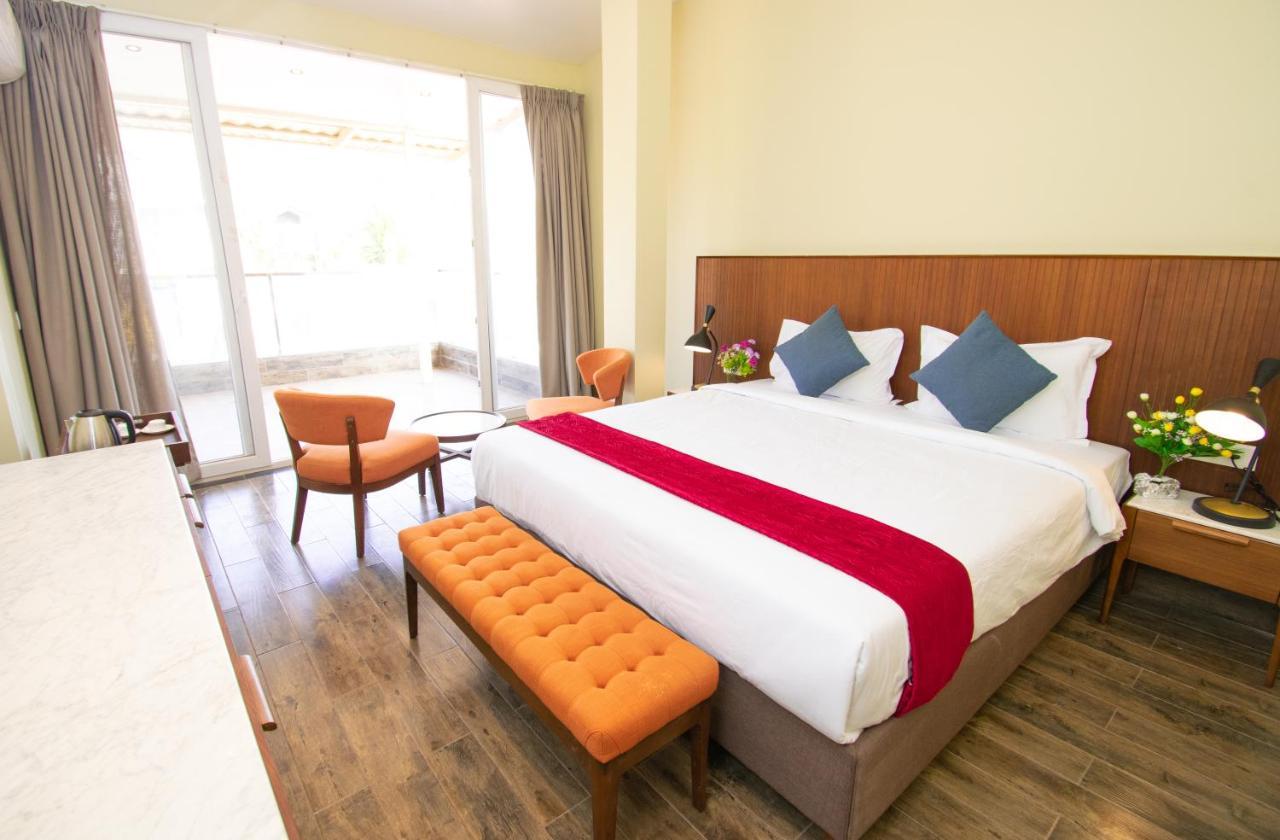 Octave Rococco Morjim Hotel Pernem Exterior photo