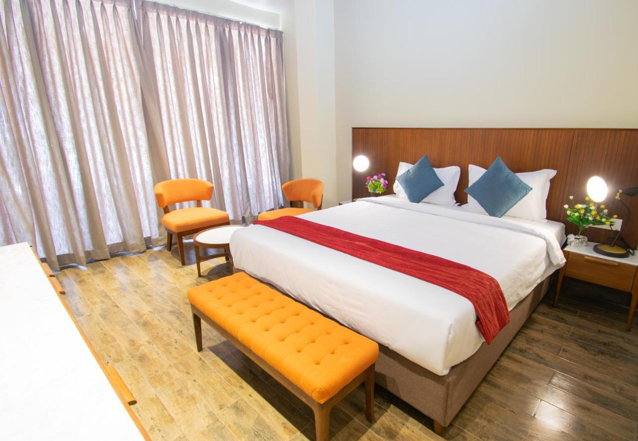 Octave Rococco Morjim Hotel Pernem Exterior photo