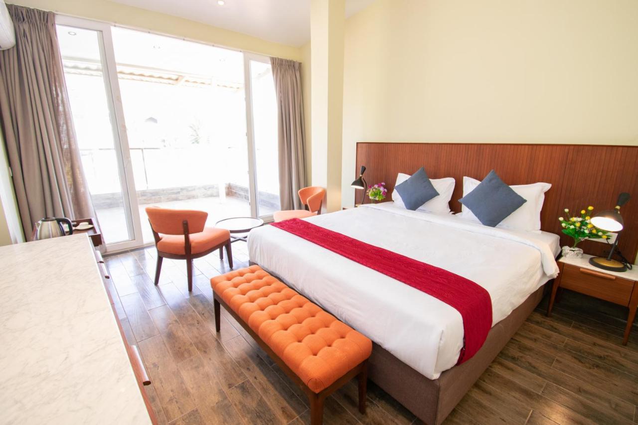 Octave Rococco Morjim Hotel Pernem Exterior photo