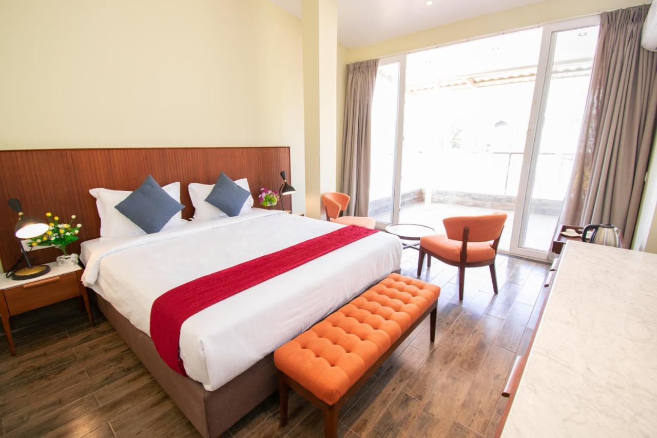 Octave Rococco Morjim Hotel Pernem Exterior photo