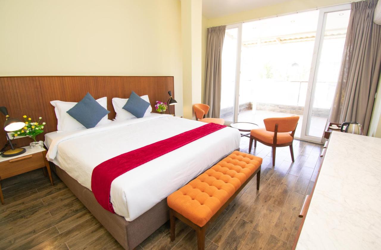 Octave Rococco Morjim Hotel Pernem Exterior photo
