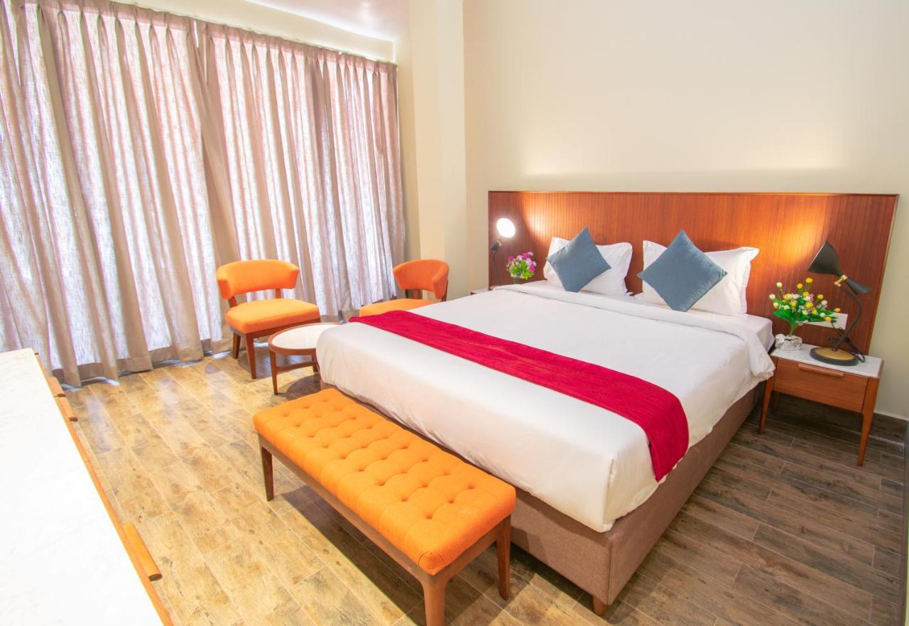 Octave Rococco Morjim Hotel Pernem Exterior photo