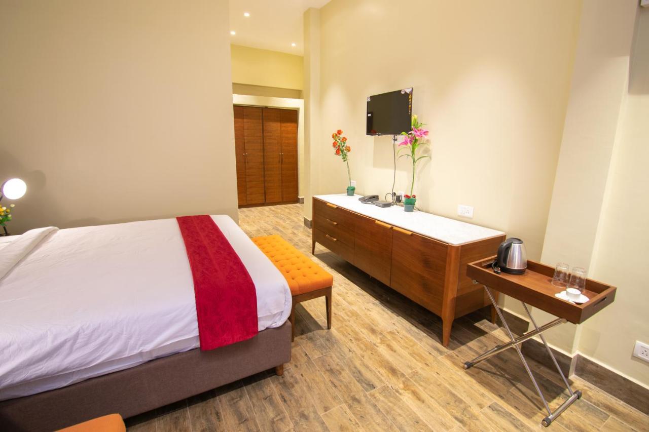 Octave Rococco Morjim Hotel Pernem Exterior photo