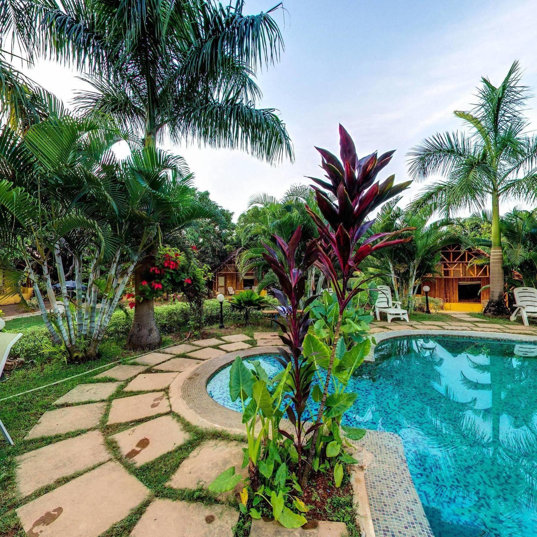 Octave Rococco Morjim Hotel Pernem Exterior photo