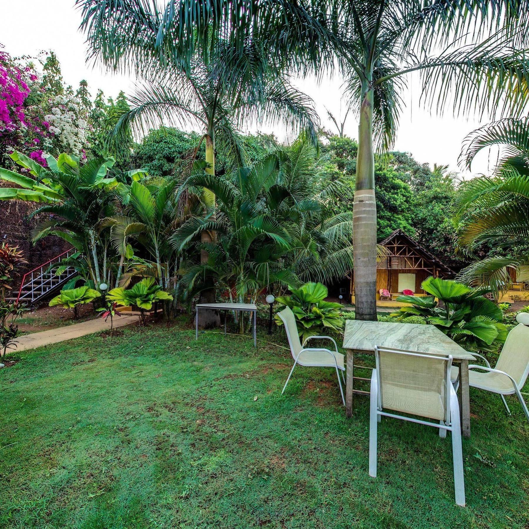Octave Rococco Morjim Hotel Pernem Exterior photo