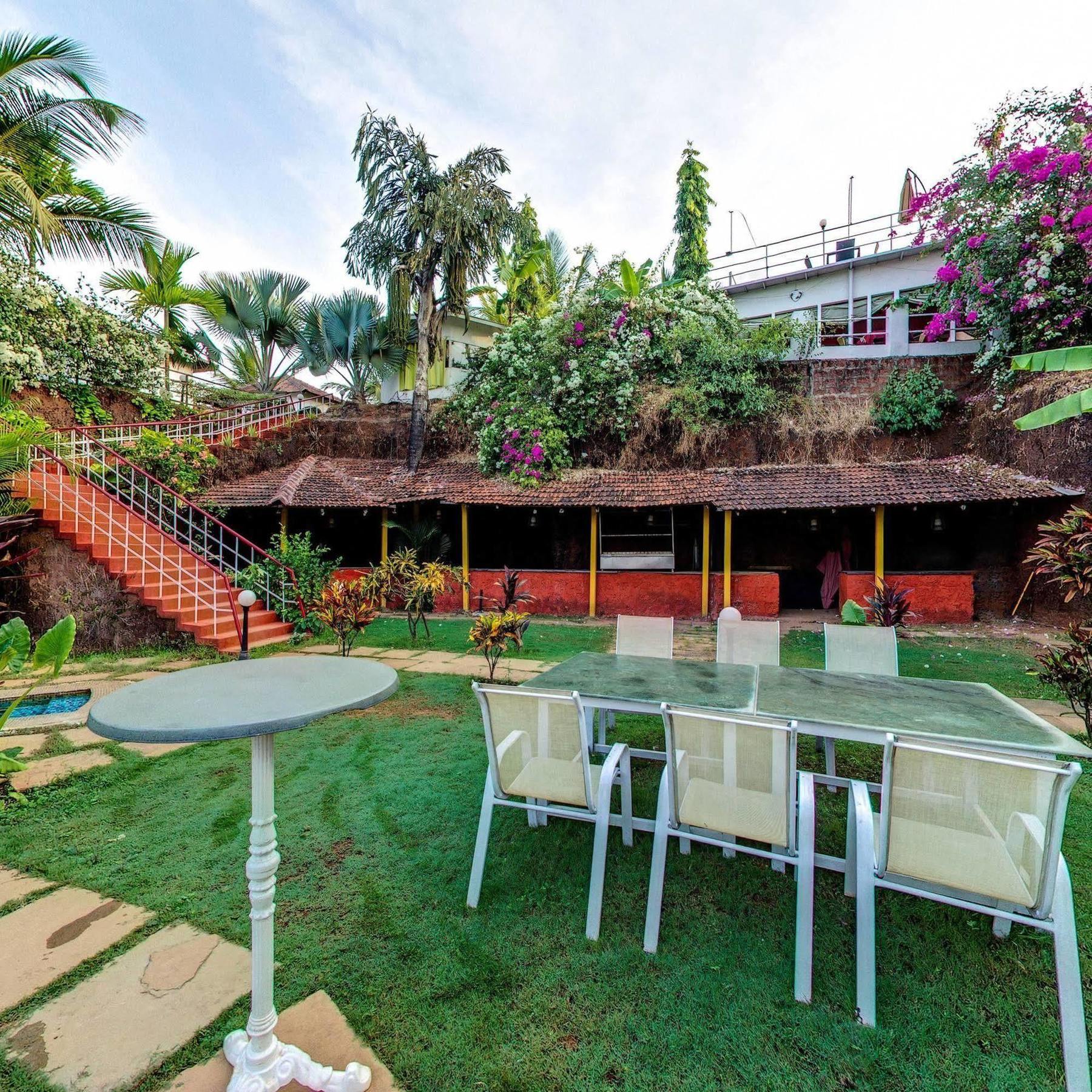 Octave Rococco Morjim Hotel Pernem Exterior photo